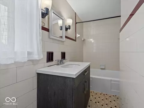 5252 E St Clair St, Indianapolis, IN 46219 photo 21