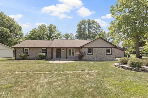 26 Sleepy Hollow Dr, Westfield, IN 46074