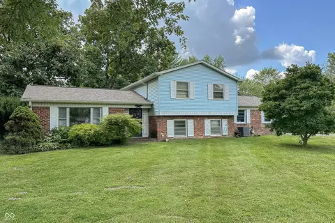 8301 W Oak St, Zionsville, IN 46077