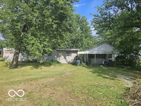 521 N 25th St, Elwood, IN 46036