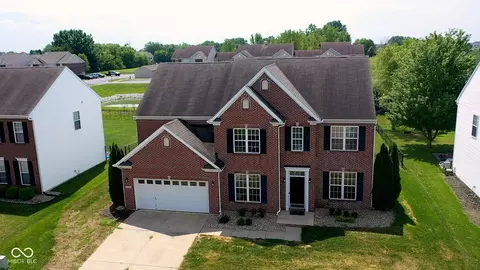 3273 Glenwillow Ct, Bargersville, IN 46106
