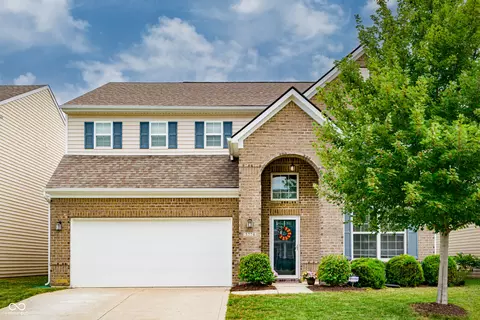 5774 Open Fields Dr, Whitestown, IN 46075