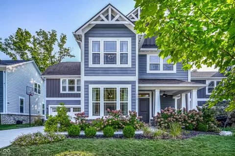 105 Thomas Point Dr, Fortville, IN 46040