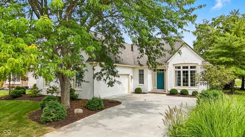 10954 Treyburn Dr, Fishers, IN 46037
