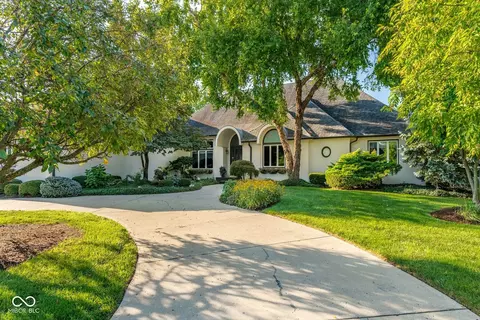 9919 Summerlakes Dr, Carmel, IN 46032