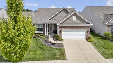 16284 Loire Valley Dr, Fishers, IN 46037
