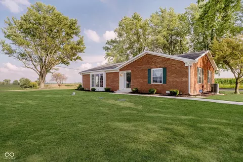 9371 E 300 N, Whitestown, IN 46075