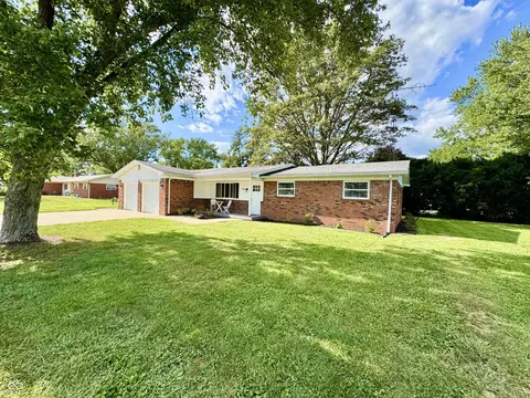 3886 E Carol Ct, Columbus, IN 47203 photo 2