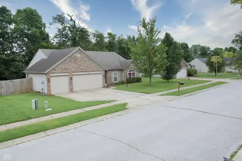 6115 Timberland Way, Indianapolis, IN 46221
