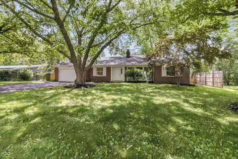 8246 Windcombe Blvd, Indianapolis, IN 46240