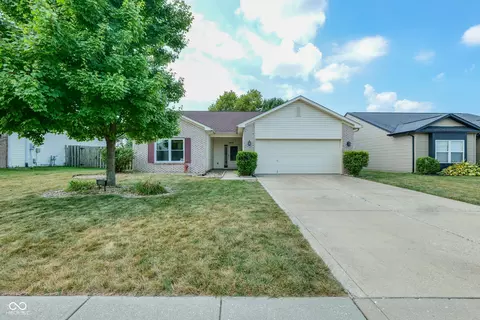 3558 Limelight Ln, Whitestown, IN 46075