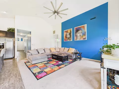 Living - 1666 Huntzinger Blvd, Pendleton, IN 46064 photo 2 of 3