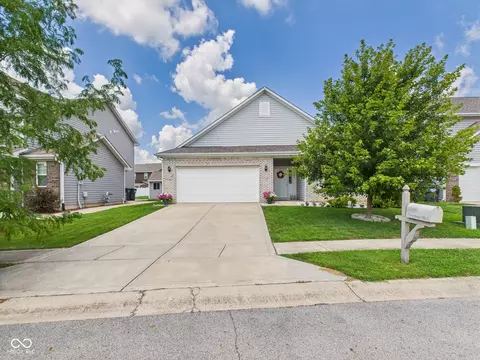 1666 Huntzinger Blvd, Pendleton, IN 46064