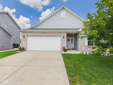 Exterior - 1666 Huntzinger Blvd, Pendleton, IN 46064 photo 2 of 7