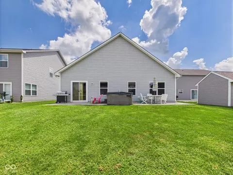 Exterior - 1666 Huntzinger Blvd, Pendleton, IN 46064 photo 6 of 7