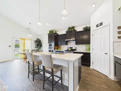 Kitchen - 1666 Huntzinger Blvd, Pendleton, IN 46064 photo 2 of 4