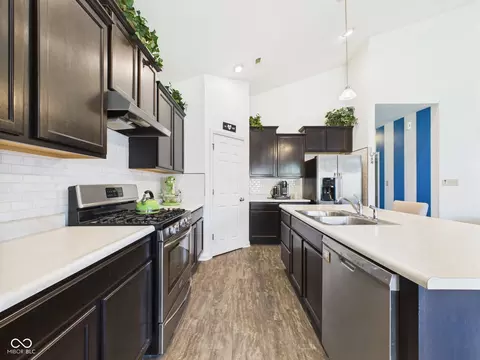 Kitchen - 1666 Huntzinger Blvd, Pendleton, IN 46064 photo 3 of 4