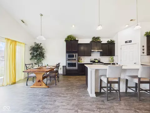Kitchen - 1666 Huntzinger Blvd, Pendleton, IN 46064 photo 4 of 4