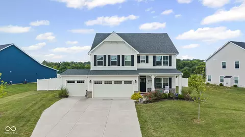 7264 W Beyers Ct, New Palestine, IN 46163