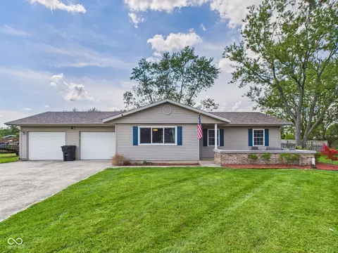 121 Woodland Dr, Hartford City, IN 47348