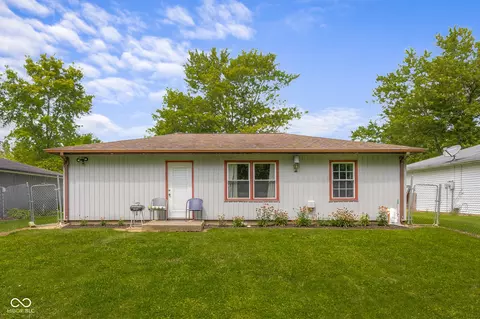 Exterior - 131 Brookside Dr, Hope, IN 47246 photo 6 of 10