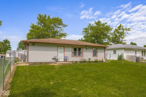 Exterior - 131 Brookside Dr, Hope, IN 47246 photo 5 of 10