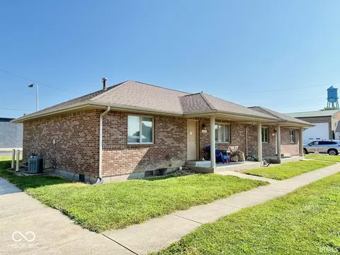 202-204 Mill St, Gaston, IN 47342