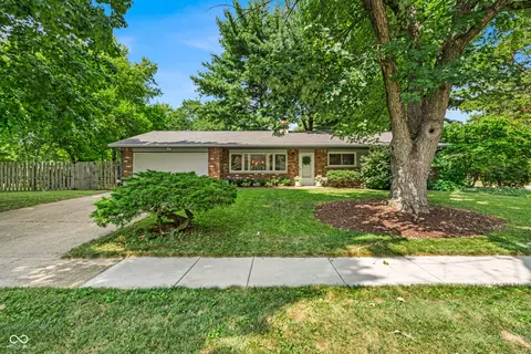 7996 Dartmouth Ct, Indianapolis, IN 46260