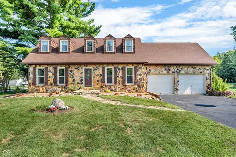 8740 Big Bend Rd, Martinsville, IN 46151