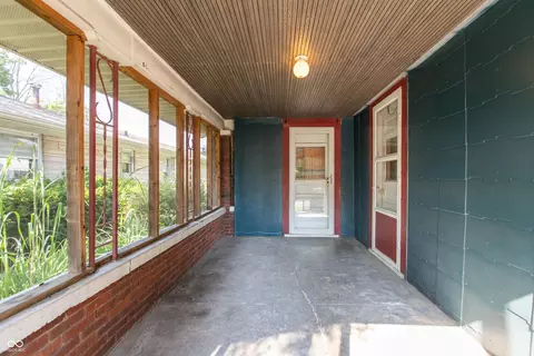 2204 Maple St, Columbus, IN 47201 photo 4