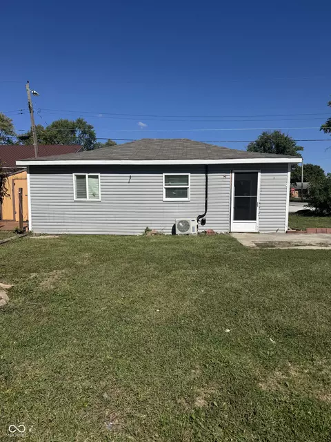 218 Cherry St, Greenfield, IN 46140