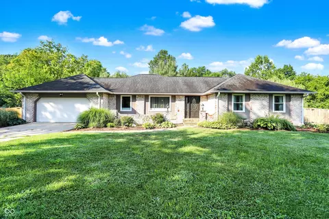 341 Leisure Ln, Greenwood, IN 46142