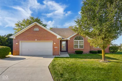 5924 Woodland Parks Ct, Columbus, IN 47201