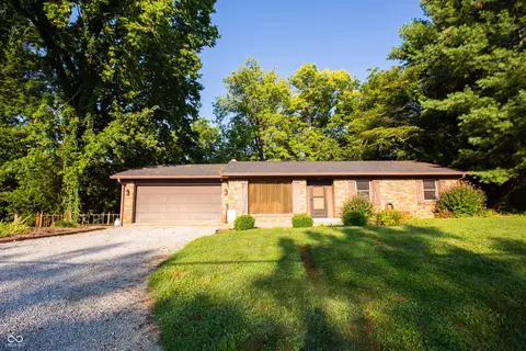 5617 N London Rd, Fairland, IN 46126