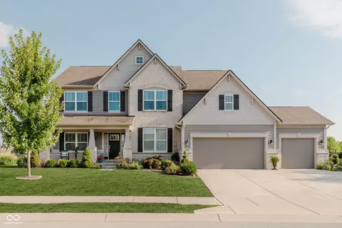 2449 Stonehaven Dr, Avon, IN 46123