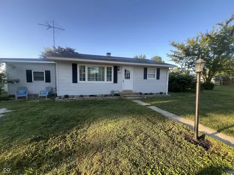 202 Walnut St, Bainbridge, IN 46105