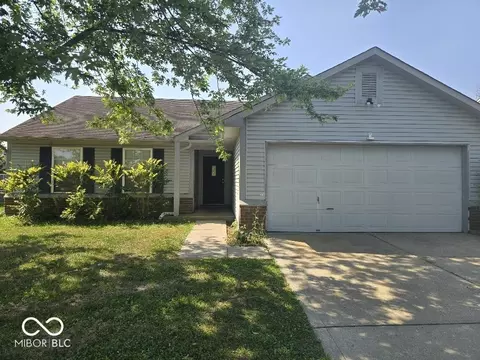 8853 Stonewall Dr, Indianapolis, IN 46231