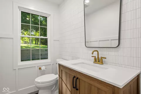 Bath - 12 Maplecrest Dr, Carmel, IN 46033 photo 1 of 8