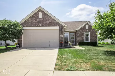 635 Albermarle Dr, Pittsboro, IN 46167