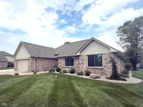 3344 S Applegate Dr, New Palestine, IN 46163
