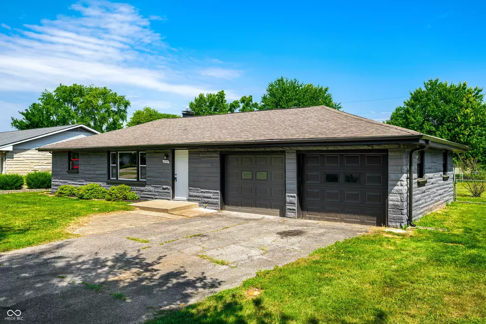 Exterior - 2230 Sims Dr, Columbus, IN 47203 photo 1 of 3