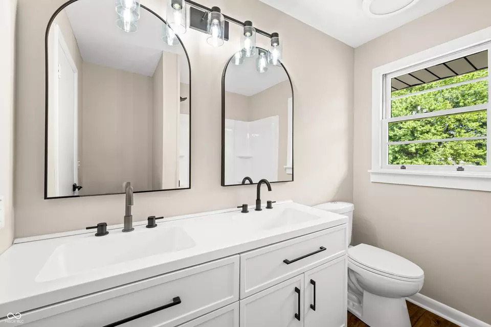 Bath - 2230 Sims Dr, Columbus, IN 47203 photo 1 of 3