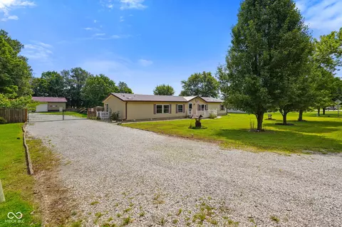 1265 Inverness Farms Rd, Martinsville, IN 46151