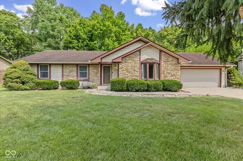 757 Black Bird Ln, Greenwood, IN 46142
