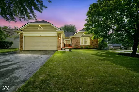 11352 Cherry Hill Ct, Fishers, IN 46038