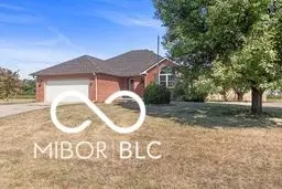 2330 E Mill Stream Dr, Greenfield, IN 46140