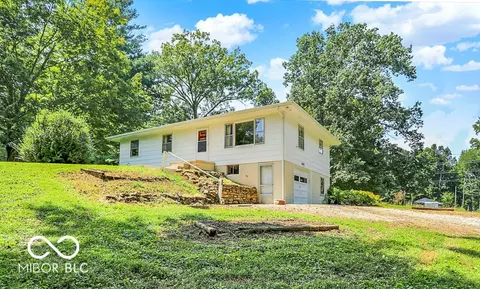 645 W Rogers Rd, Bloomington, IN 47403