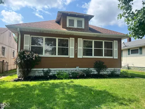 1207 S 20th St, Terre Haute, IN 47803