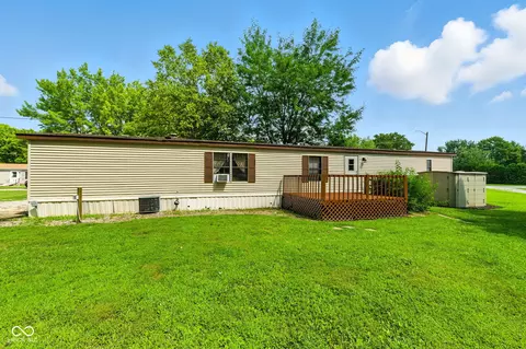 404 E Pike St, Kirklin, IN 46050 photo 3