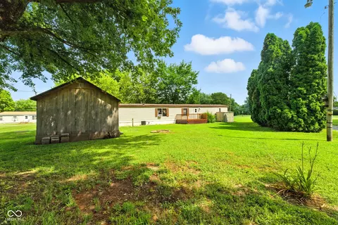 404 E Pike St, Kirklin, IN 46050 photo 6